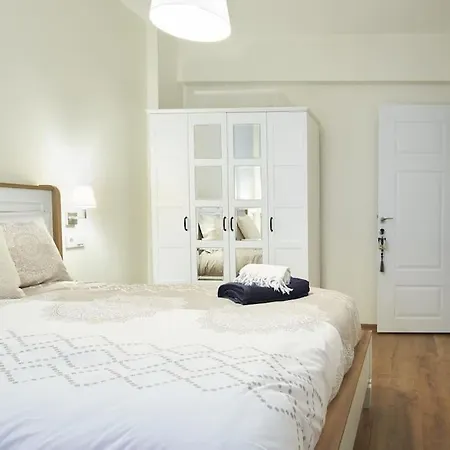 Istanbul, Moda : Perfectly Located And Fully Renovated Apartment *