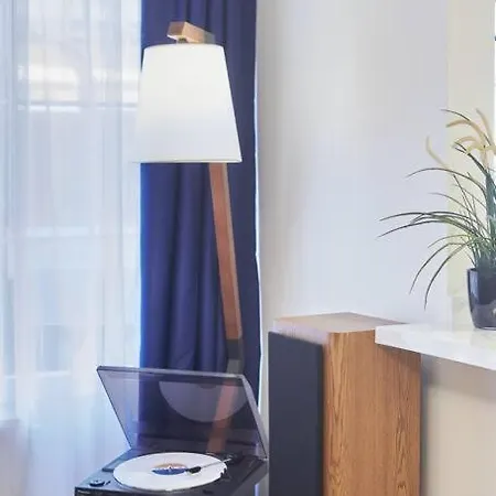 Istanbul, Moda : Perfectly Located And Fully Renovated